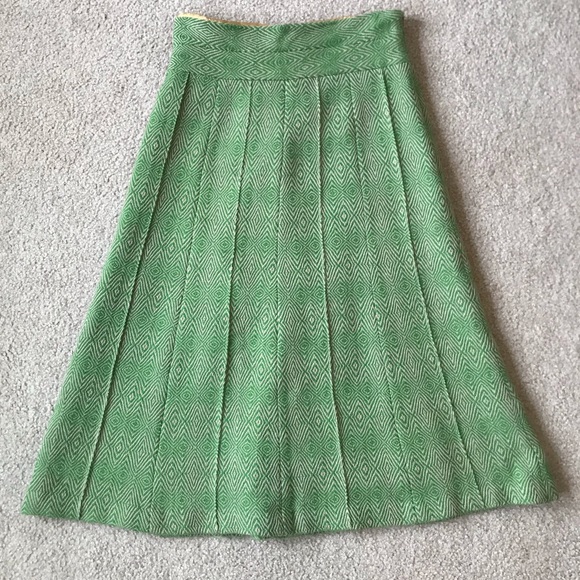 Styled! Includes: necklace, bodysuit, skirt - Picture 4 of 6